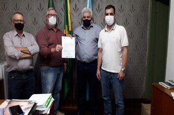 Assessores do Deputado Jerônimo entregam ofício de verba de R$ 300 mil