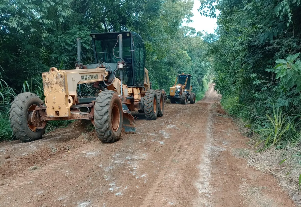 Secretaria de Obras conclui serviços de patrolamento na Linha 29 Irgang