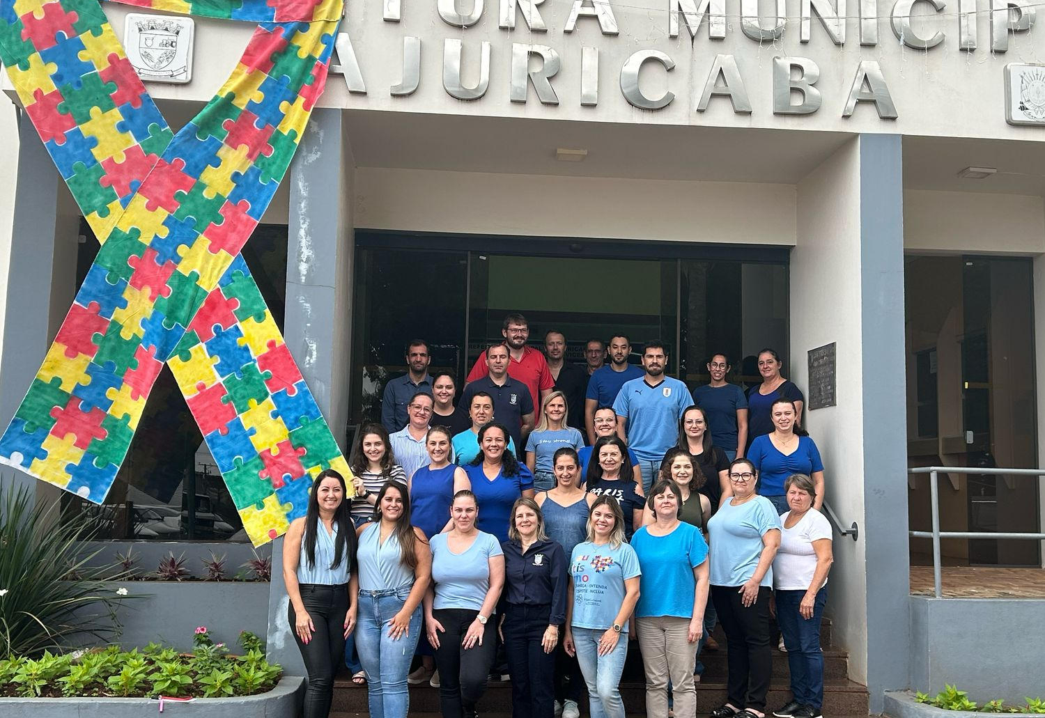 Servidores aderem à Campanha 'Vista-se de Azul' 