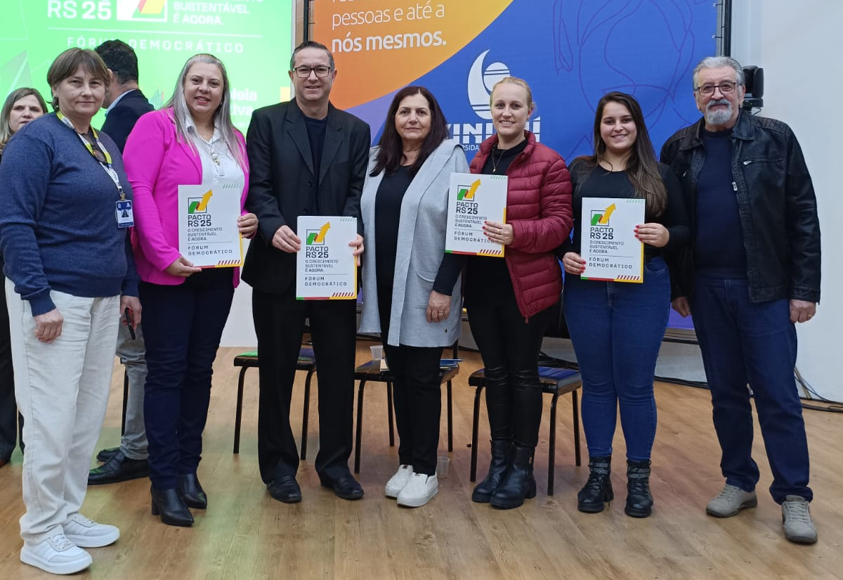 Representantes de Ajuricaba participam do Fórum Democrático em Santa Rosa 