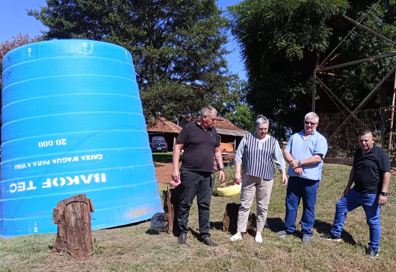 Administração Municipal entrega reservatório à Comunidade da Linha 21 