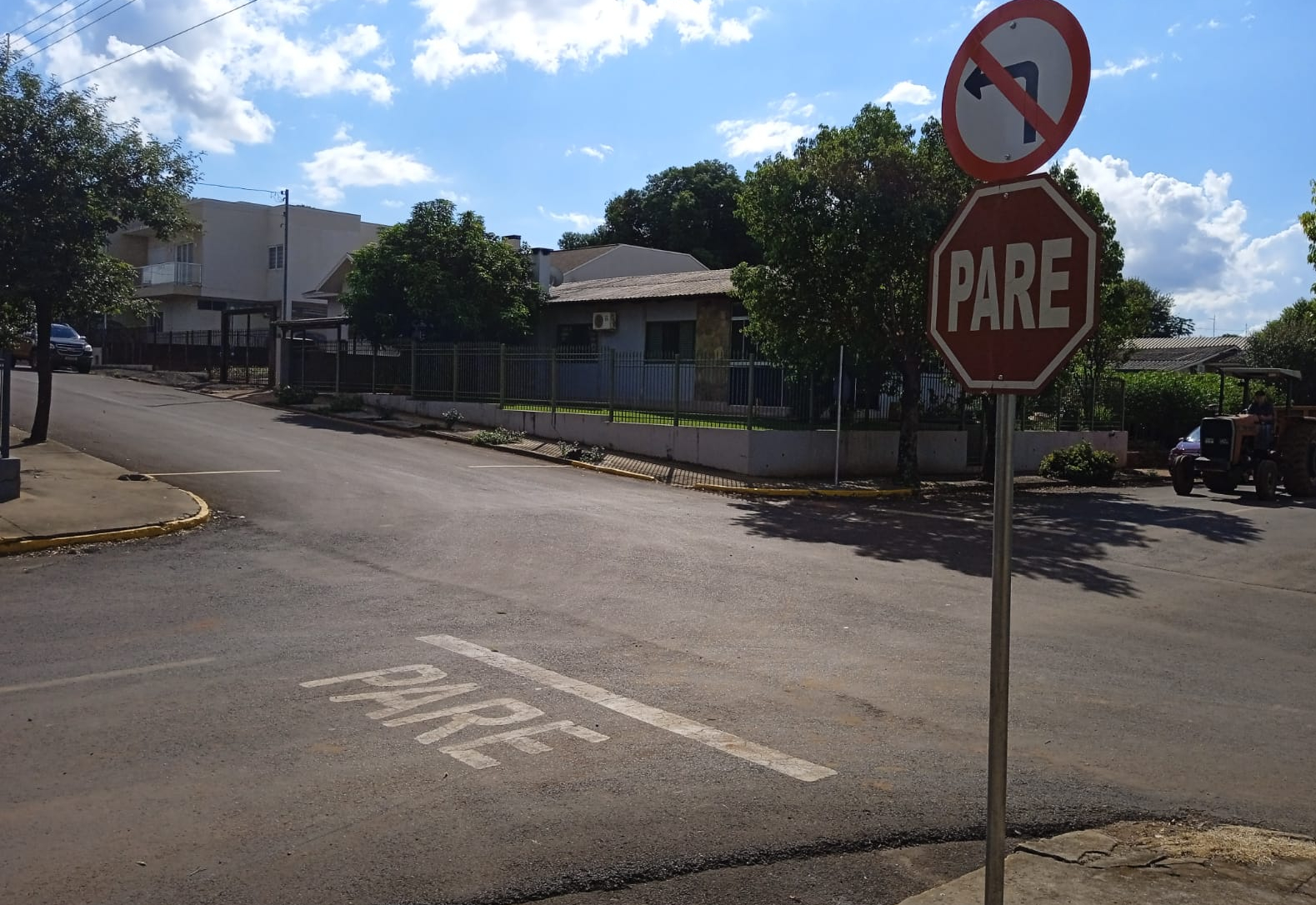 Rua Henrique Schmadecke tem novo trecho em mão única 