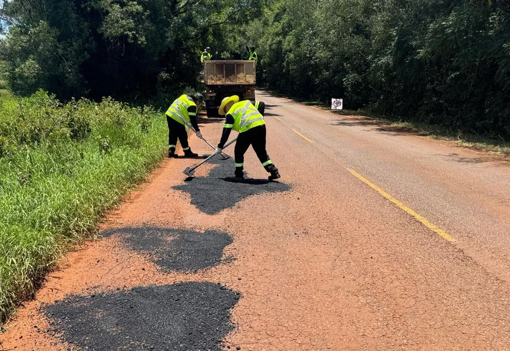 DAER realiza operação tapa-buracos na ERS-514 