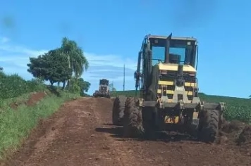 Secretaria de Obras realiza melhorias em estradas do interior