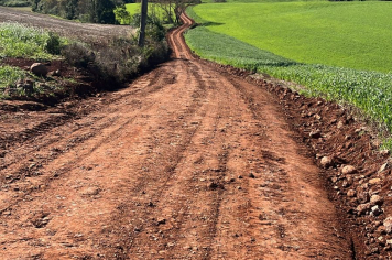 Secretaria de Obras realiza manutenção nas estradas após período de chuvas
