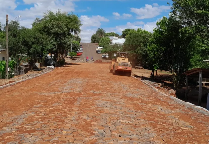 Rua Dr. Pestana recebe compactação e é liberada para veículos leves