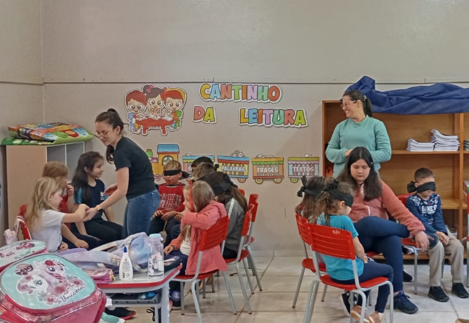 Atividade sobre alimentação saudável é realizada na Escola Emílio de Menezes